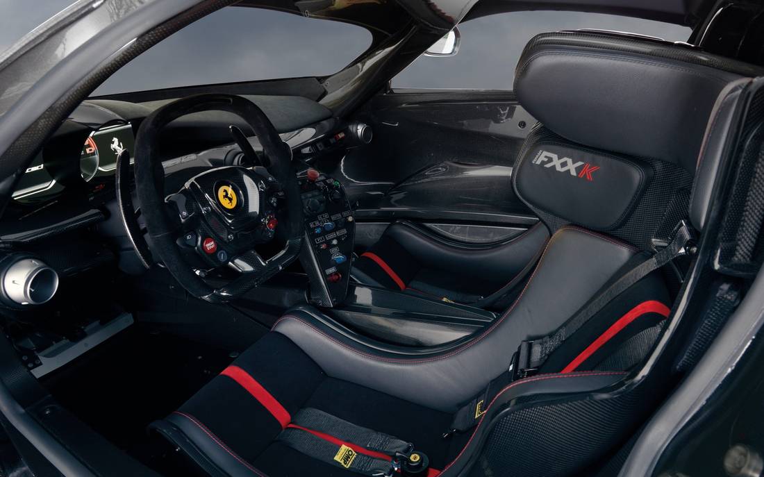 ferrari-fxx-interior