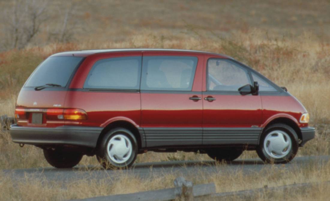 toyota-previa-back