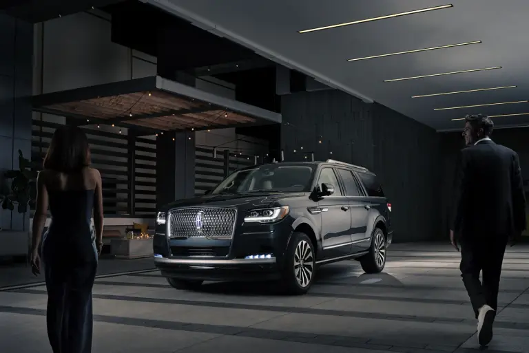 lincoln-navigator-front