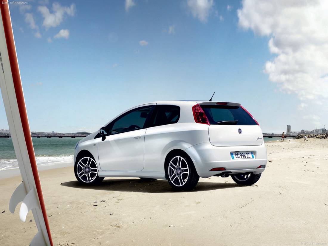 Fiat-Grande_Punto-2008-1280-07.jpg