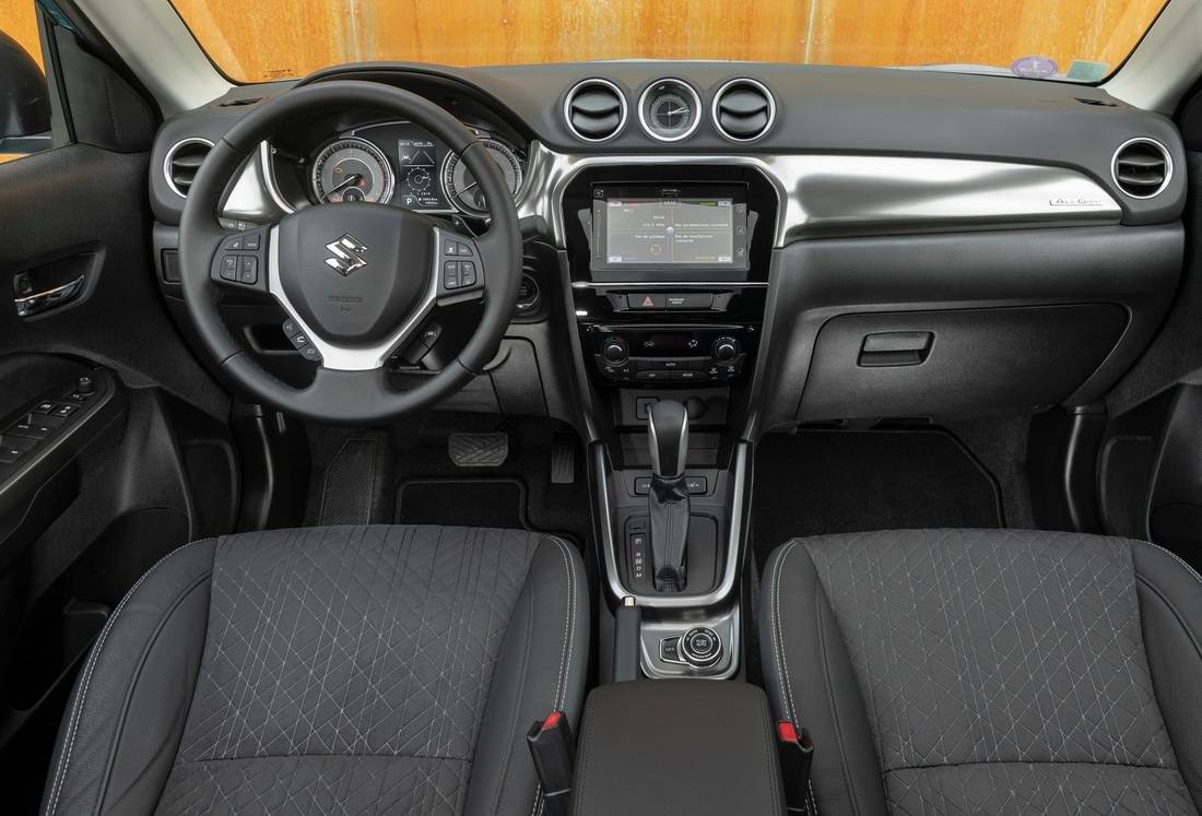 Suzuki Vitara dimensioni, interni, motori, prezzi e concorrenti