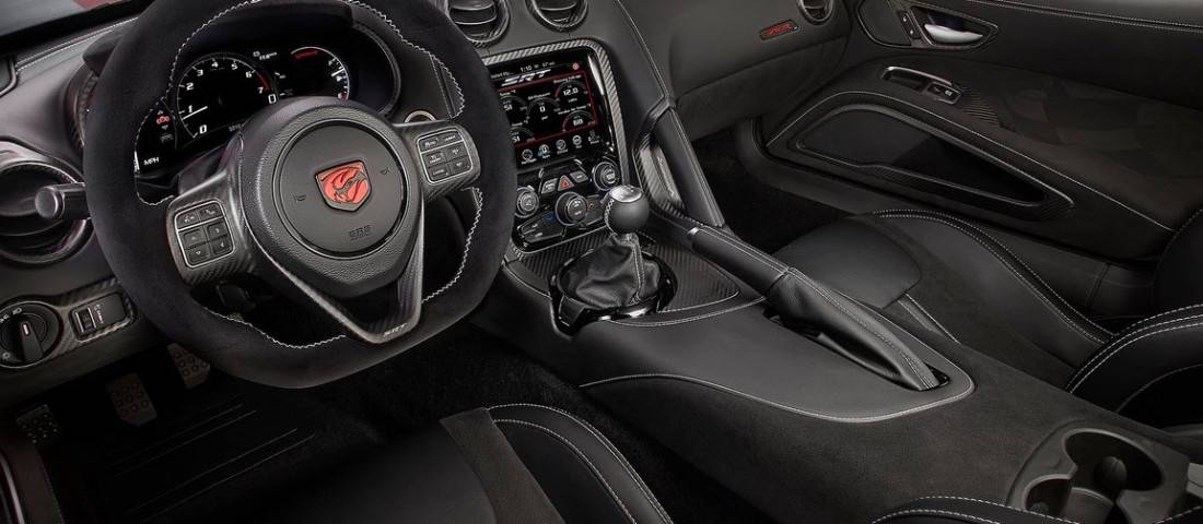 Dodge-Viper-ACR-Interior