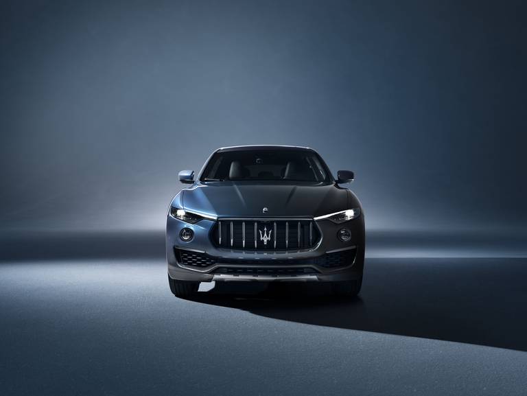 Medium-17936-MaseratiLevanteHybrid