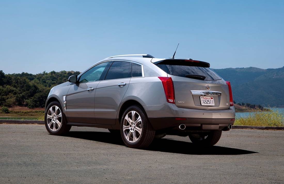 cadillac-srx-back