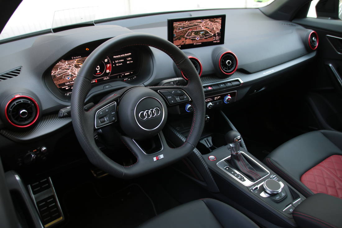 audi-sq2-interior