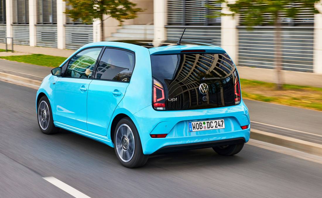 volkswagen-up-back