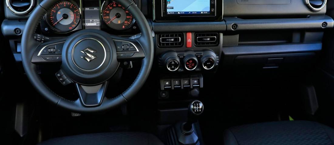 suzuki-jimny-interieur