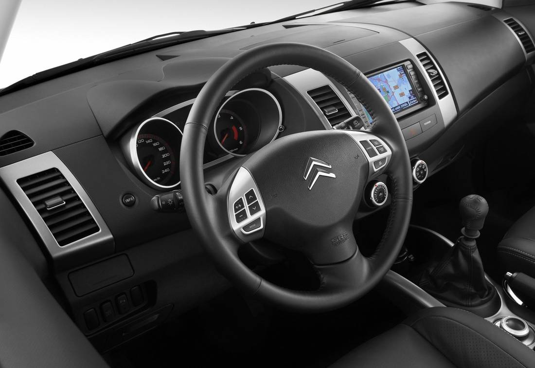 citroen-c-crosser-interior