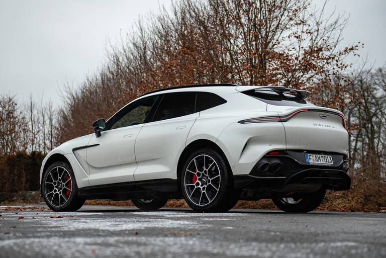 aston-martin-dbx-707-2025-seite
