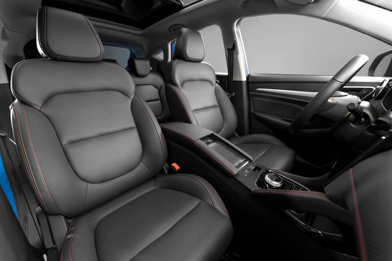 mg-zs-ev-front-seats-presskit-copia