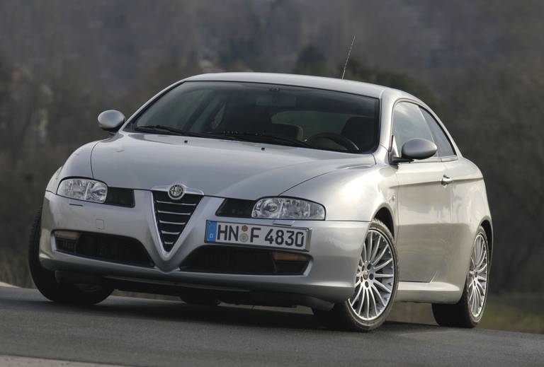 alfa-romeo-gt-front