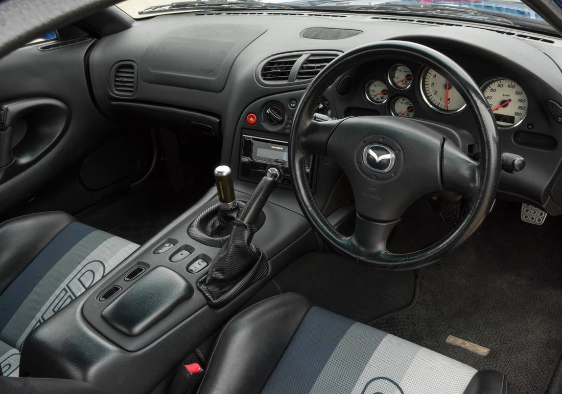 mazda-rx-7-interior