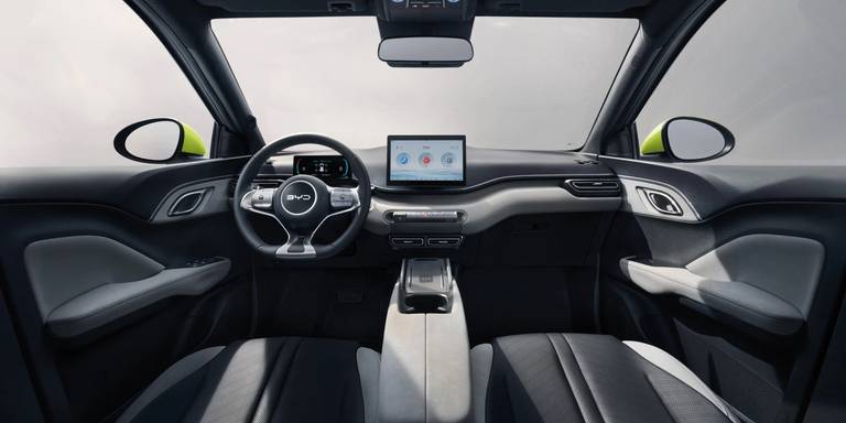 BYD Dolphin Surf la city car elettrica economica 02