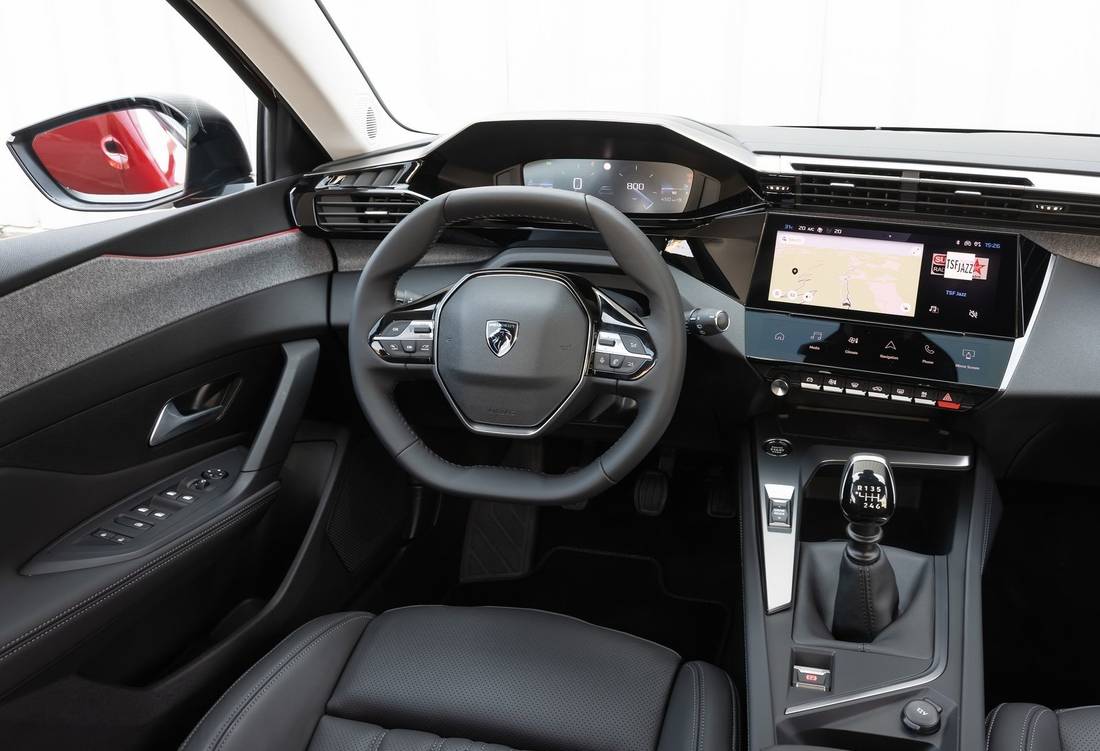 peugeot-308-sw-interior