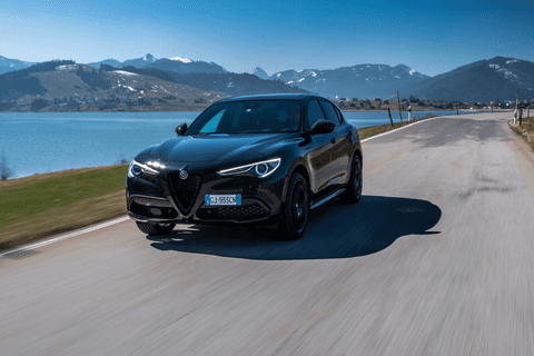 Alfa Romeo Stelvio Estrema, black is magic