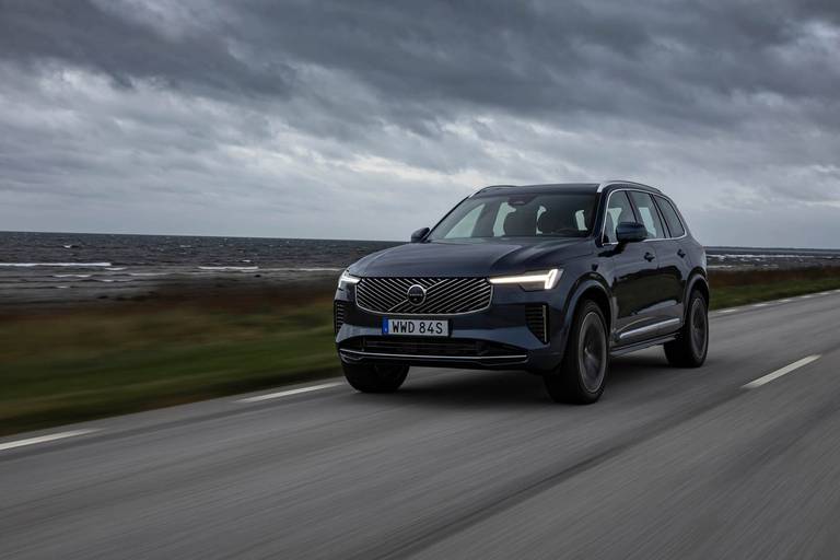 New Volvo XC90 B5 - dynamic 07
