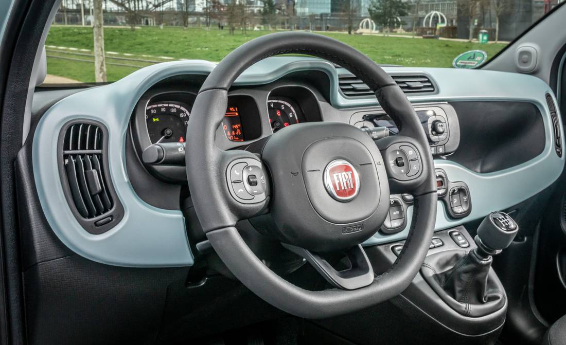 fiat-panda-hybrid-interior