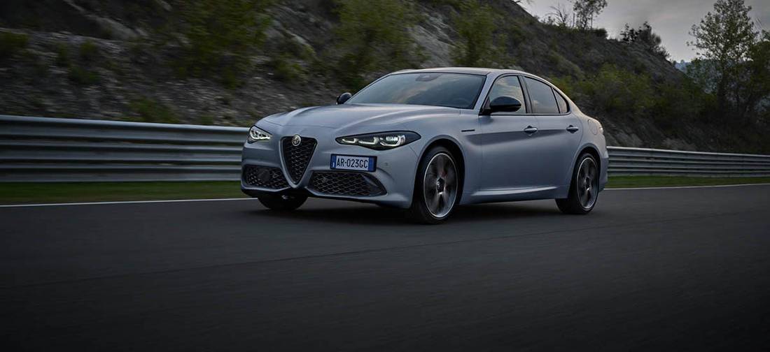 Alfa Romeo Giulia (2023) banner