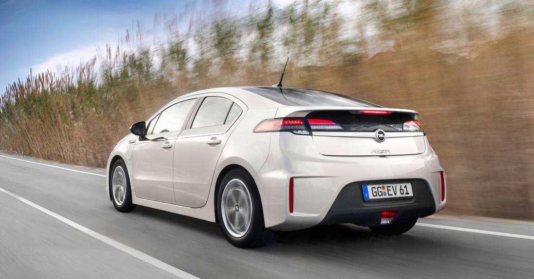 opel-ampera-back