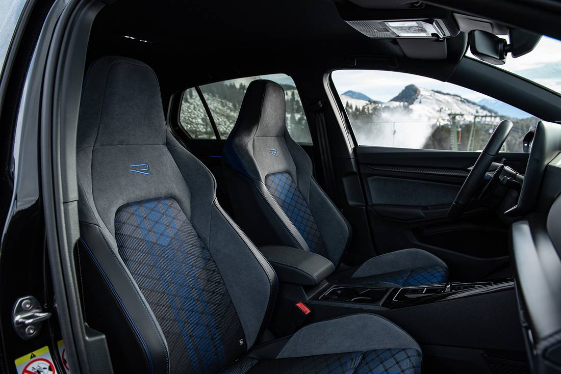 vw-golf-r-8-5-2024-sitze