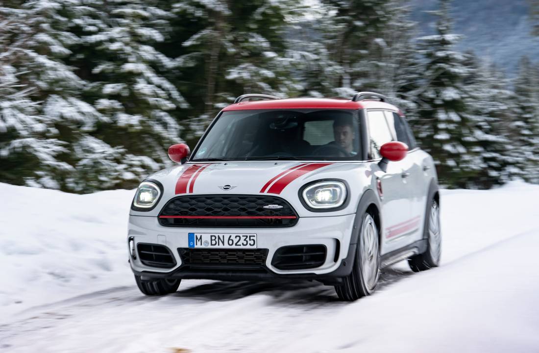 mini-john-cooper-works-countryman-front