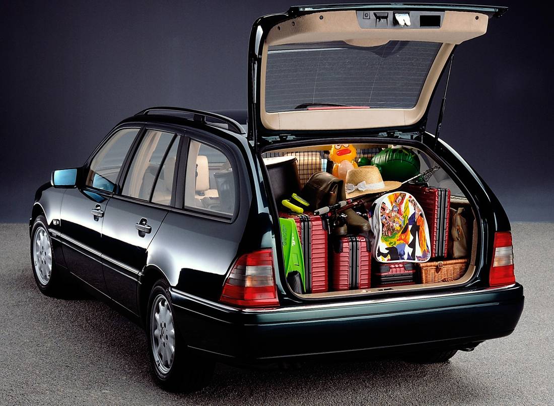 mercedes-benz-c-180-trunk