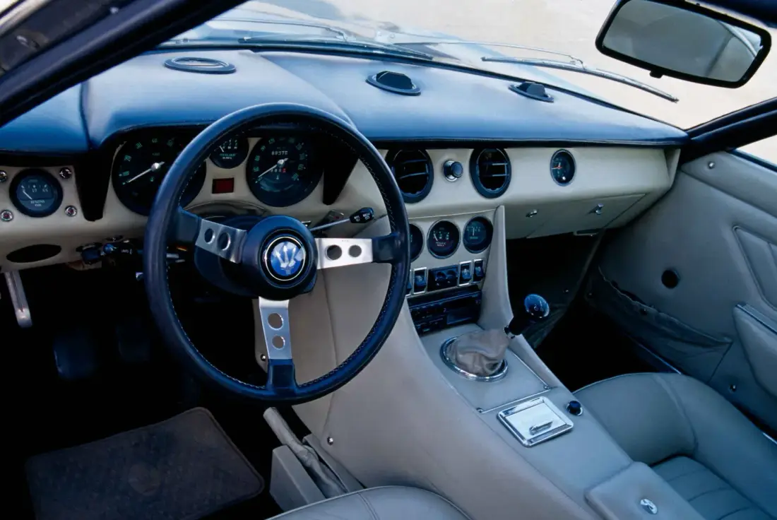 maserati-indy-interior