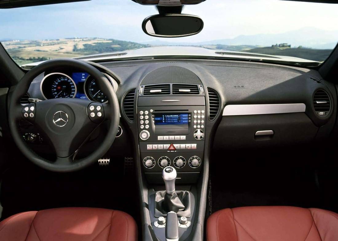 mercedes-benz-slk-200-interior