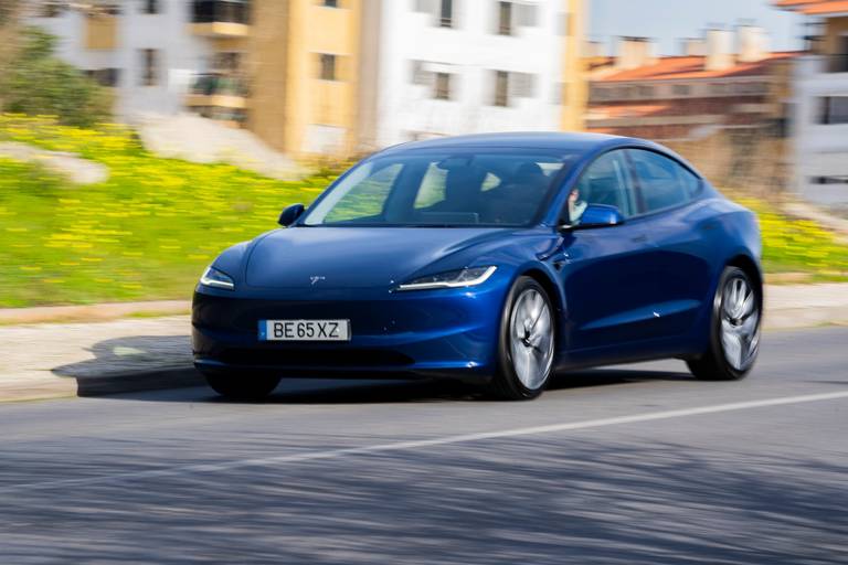 tesla model 3 543