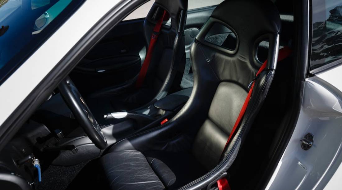 porsche-996-seating