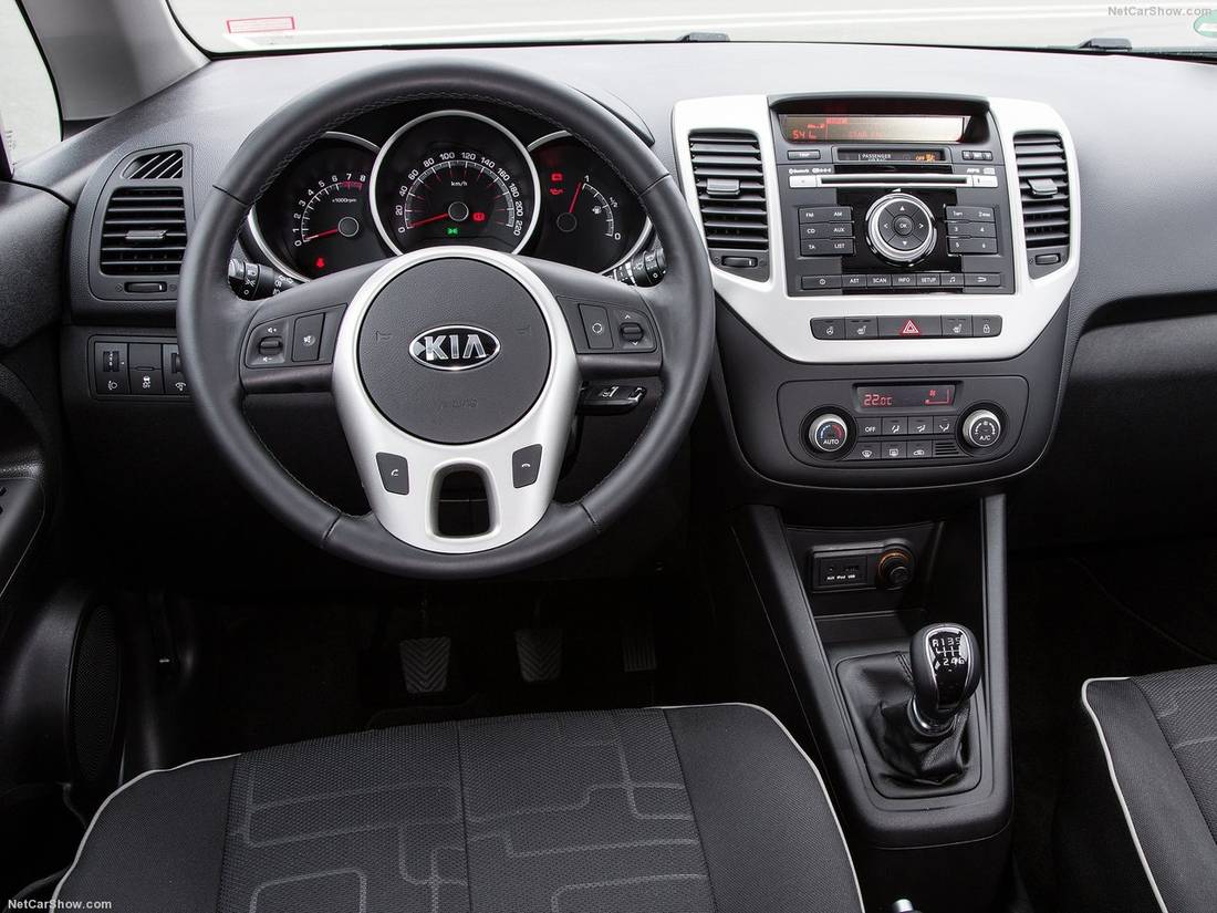 kia-venga-interieur