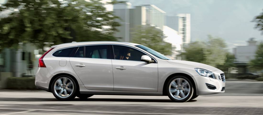 volvo-v60-side-1100