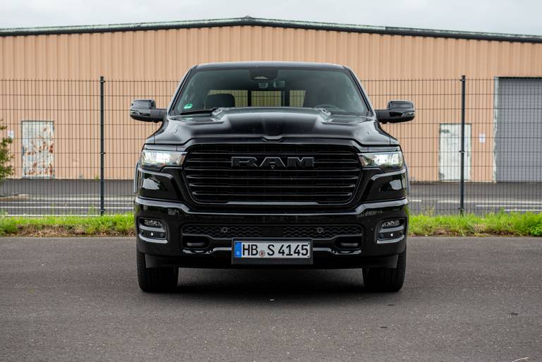ram-1500-2025-hurricane-front