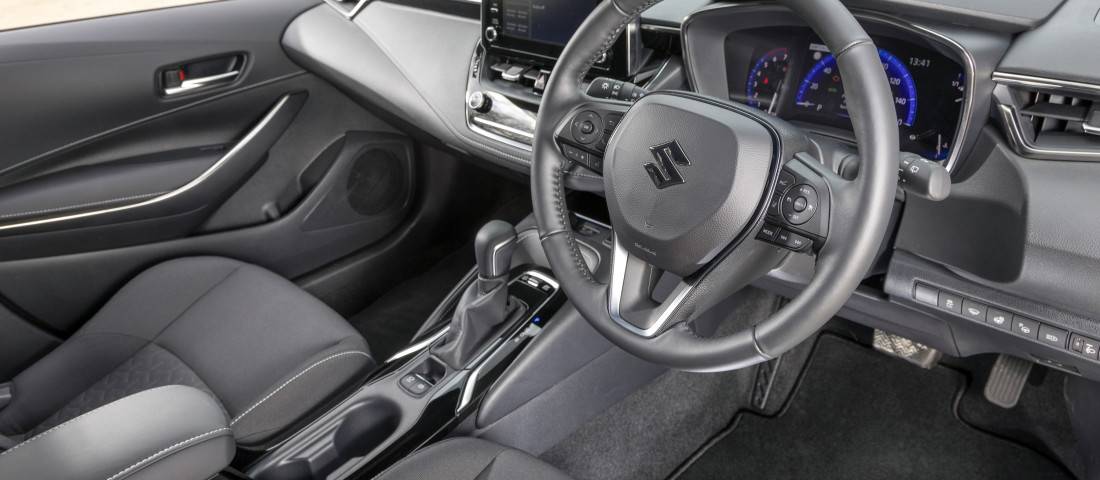 suzuki-swace-interieur