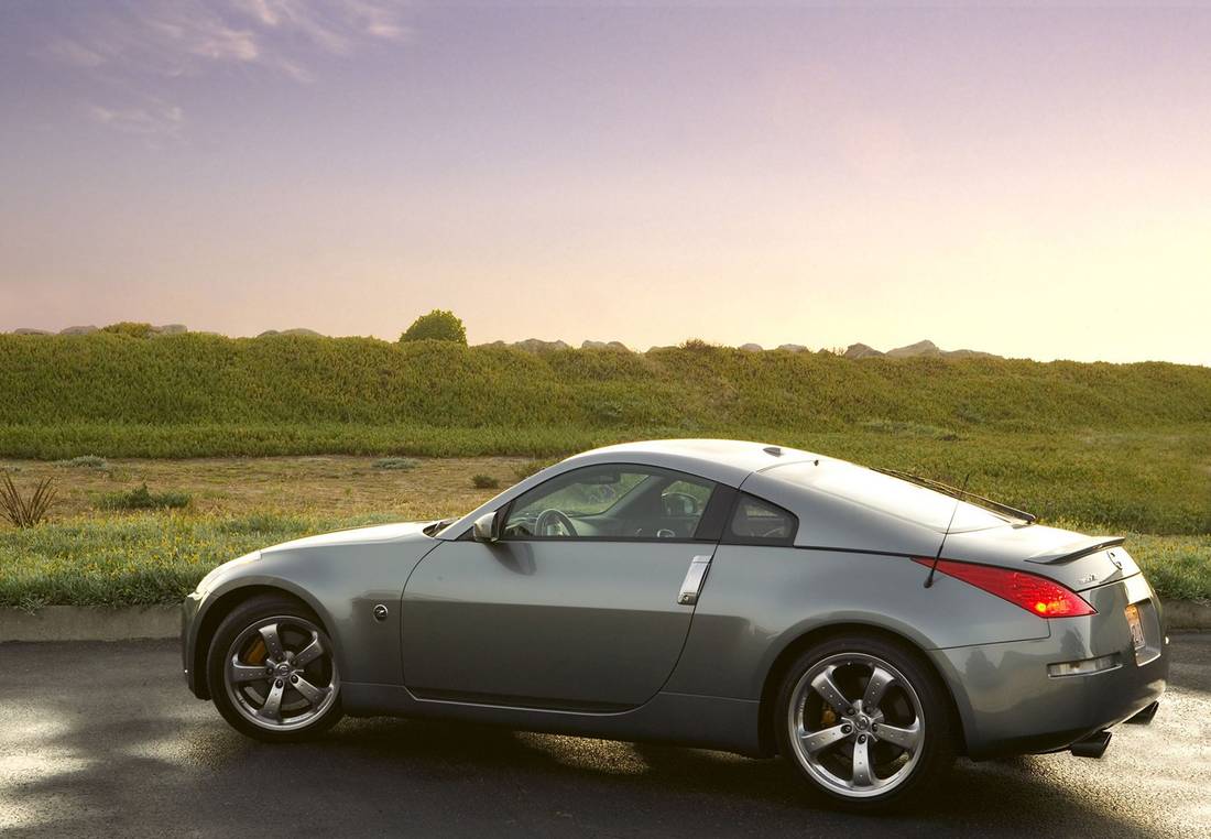 nissan-350z-side