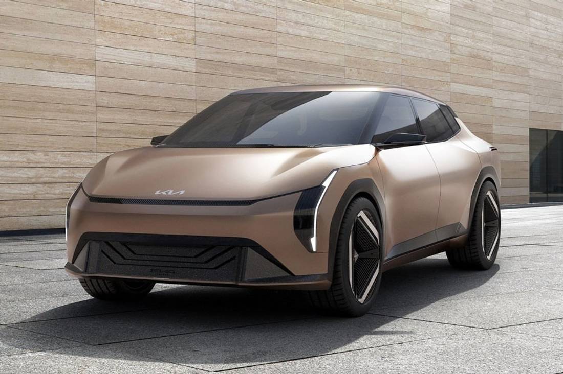 Kia-EV4 Concept-2023-1600-01
