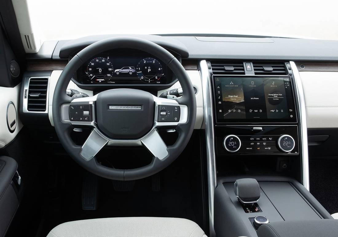 land-rover-discovery-interior