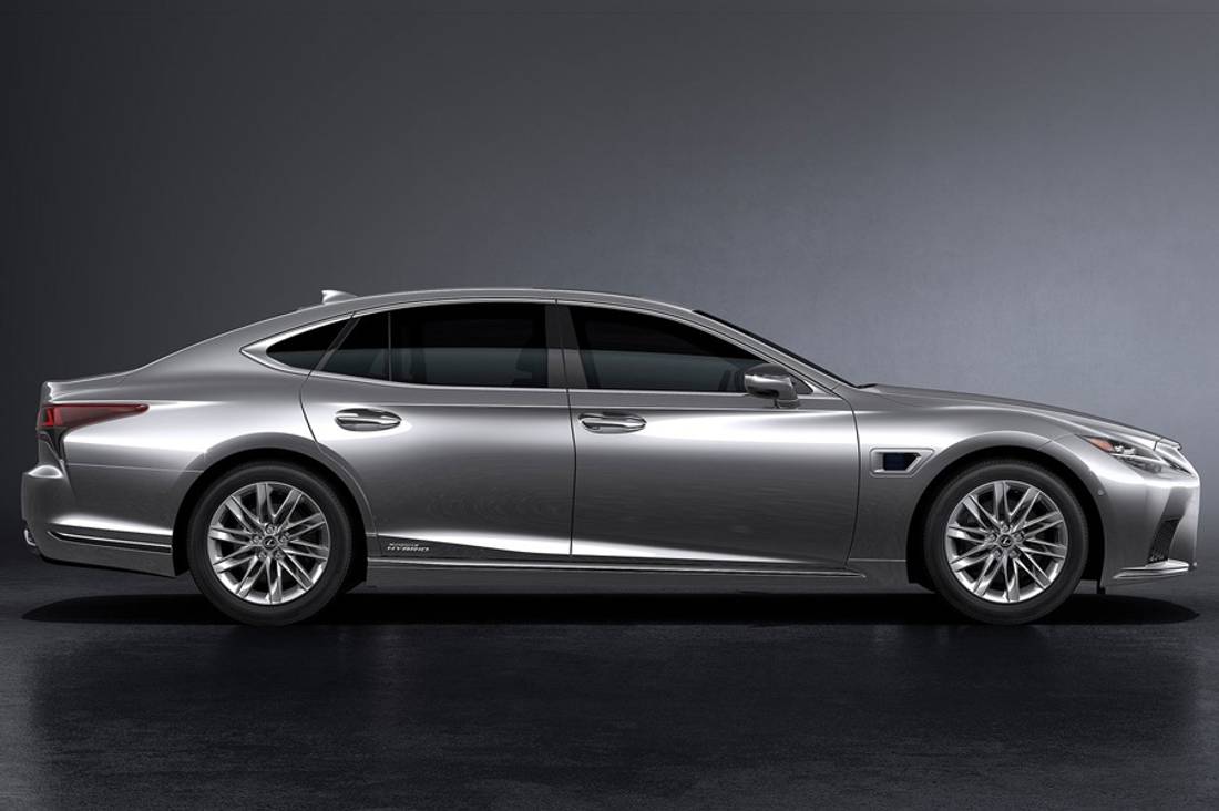 lexus-ls-side