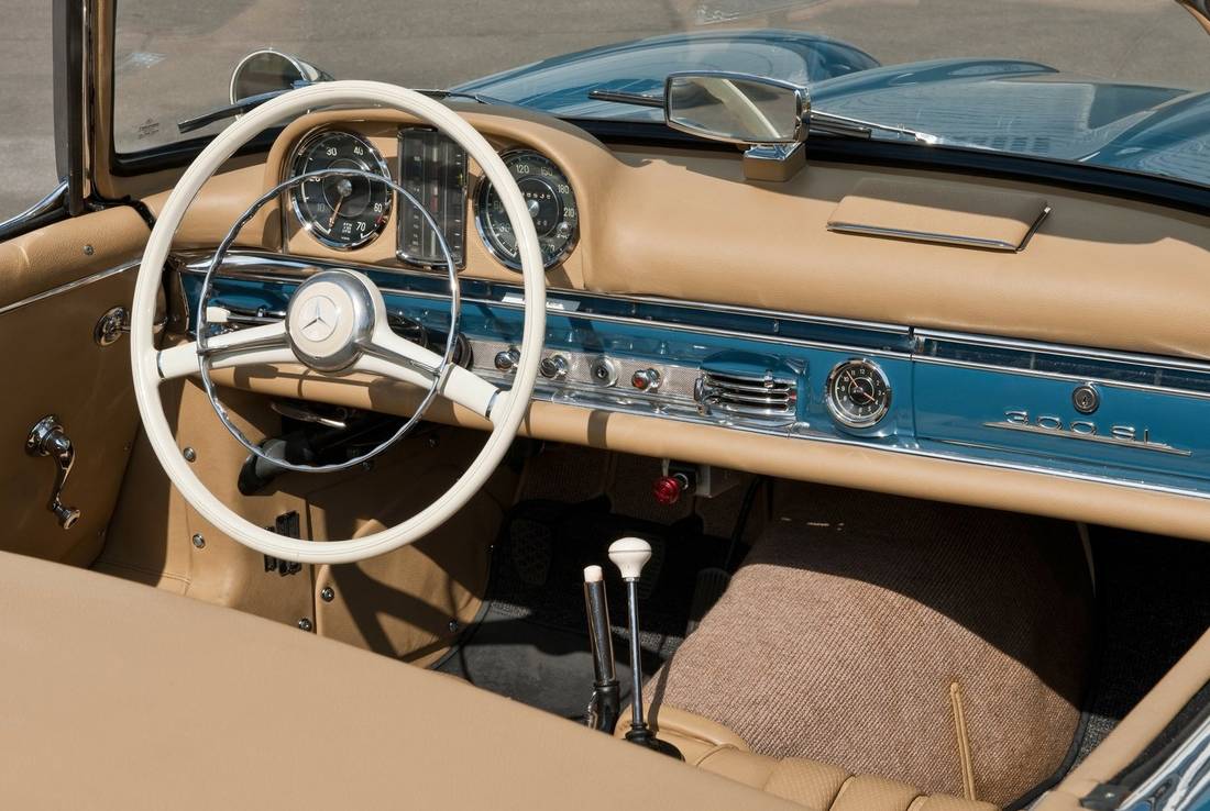 mercedes-benz-sl-300-interior