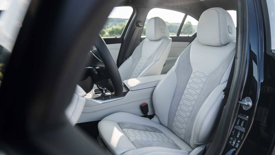 2020-alpina-b3-seats