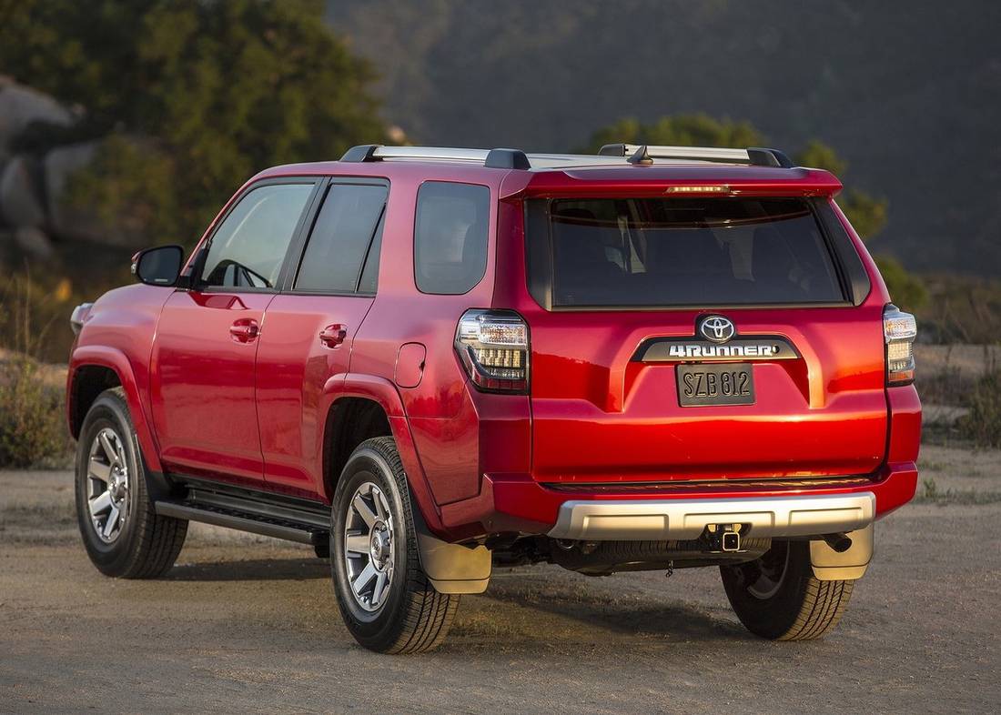 toyota-4runner-back