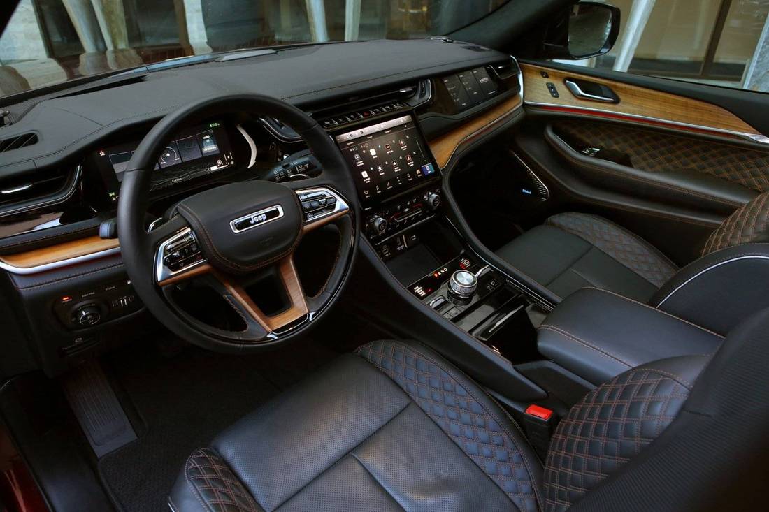 jeep-grand-cherokee-interior