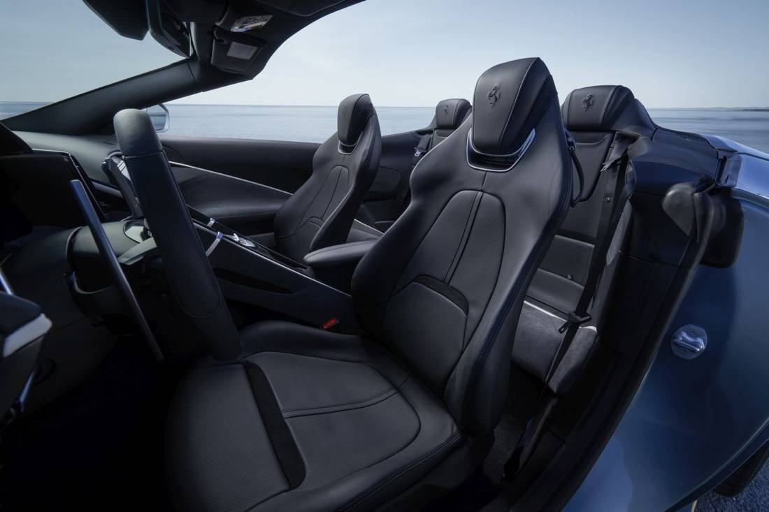 Ferrari Roma Spider 10