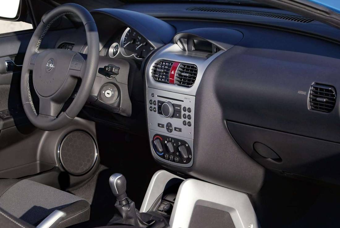 opel-tigra-twintop-interieur