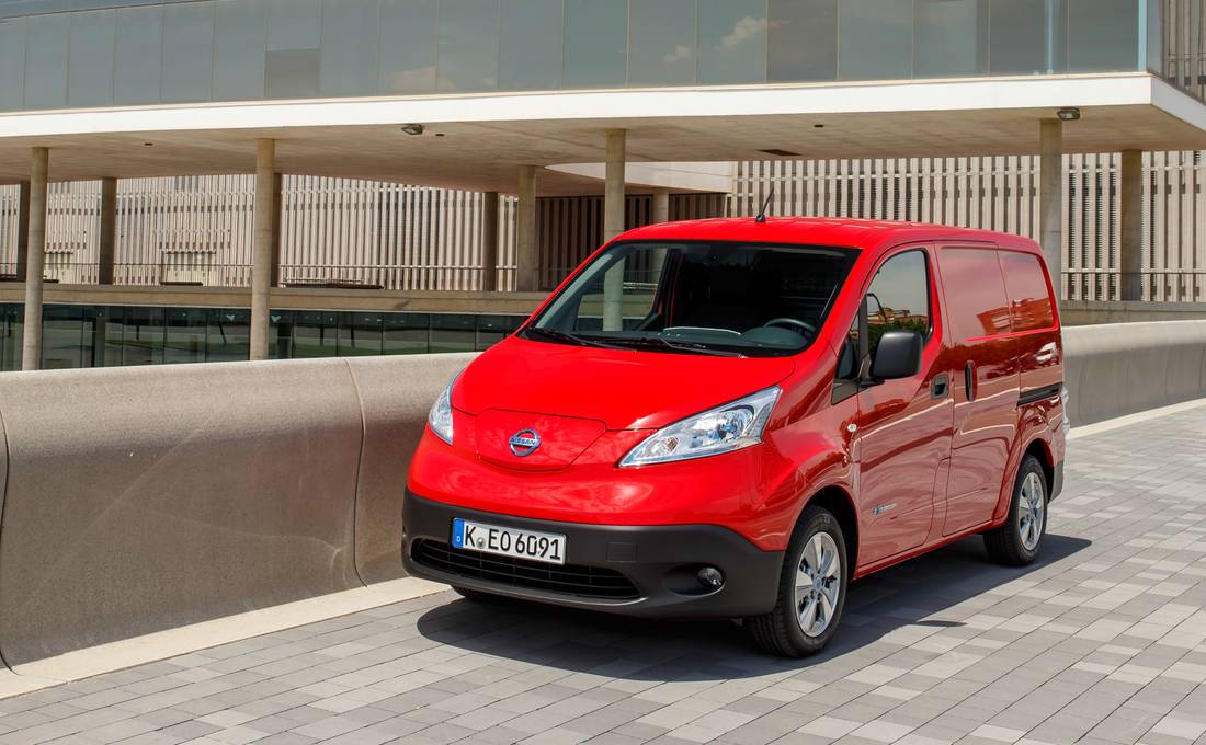 nissan-e-nv200-front