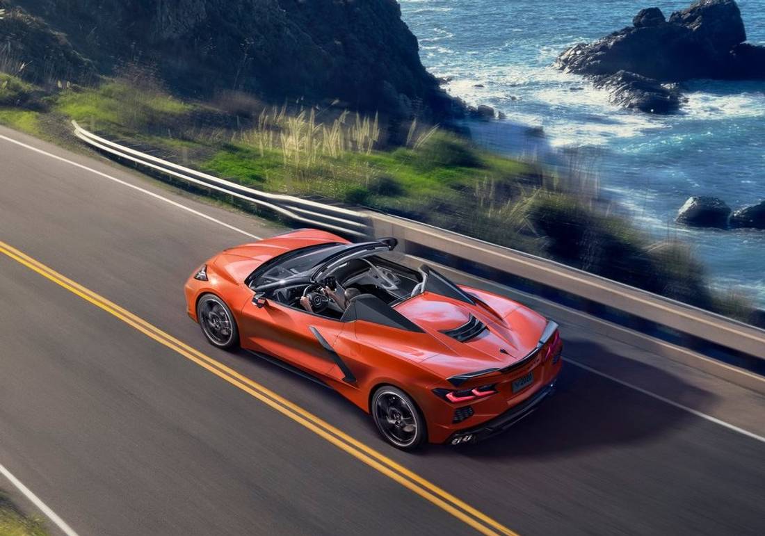 corvette-c8-stingray-cabrio-back