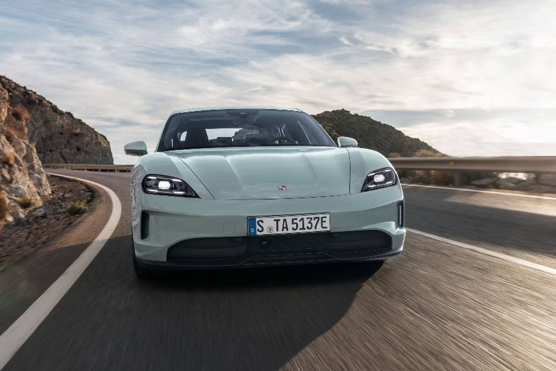 porsche-taycan-2024