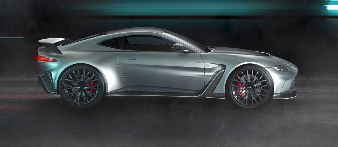 2022_Aston_Martin_V12_Vantage_6-1100