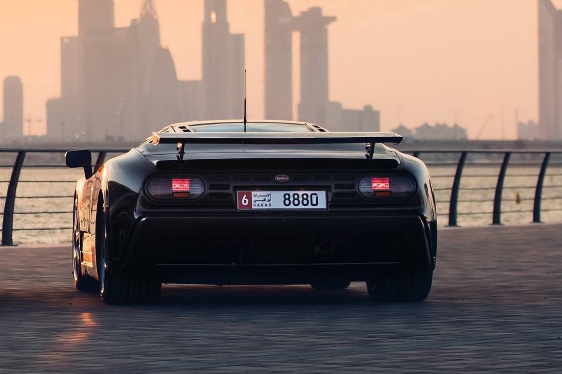 bugatti-eb110-back