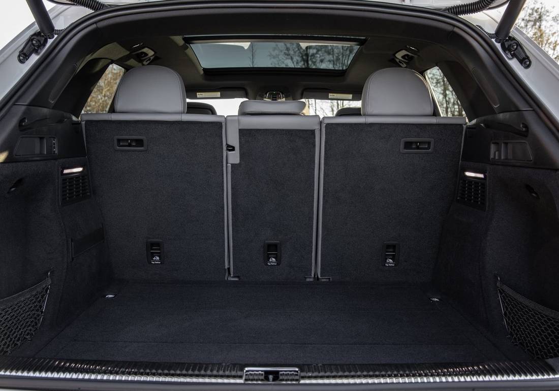 audi-sq5-trunk